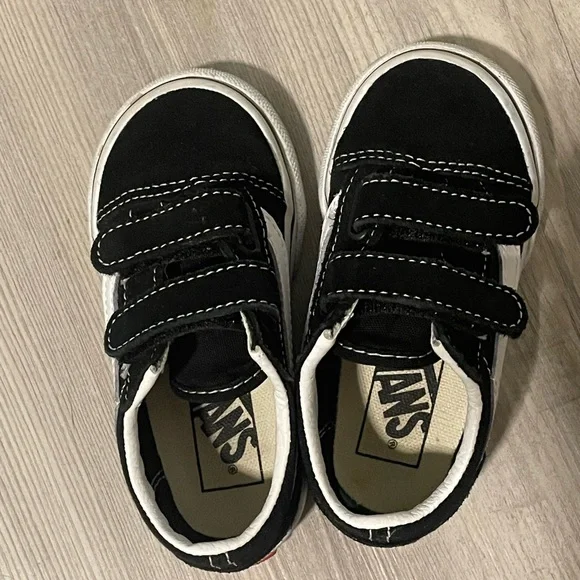Vans Black Old Skool Velcro Toddler Sneakers 6.5 - Picture 2 of 10